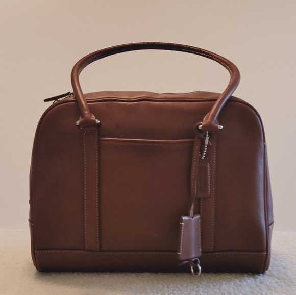 Coach Handbags - ⭕️SOLD⭕️Coach Vintage Leather Hampton Doctor Shoulder Bag Brown